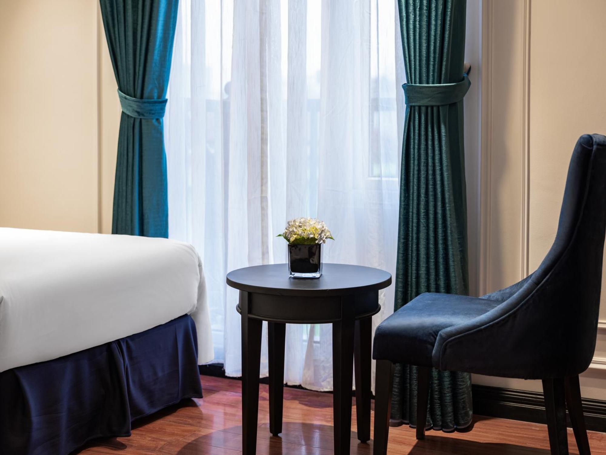 The Flower Boutique Hotel & Travel Hanoi Exterior photo