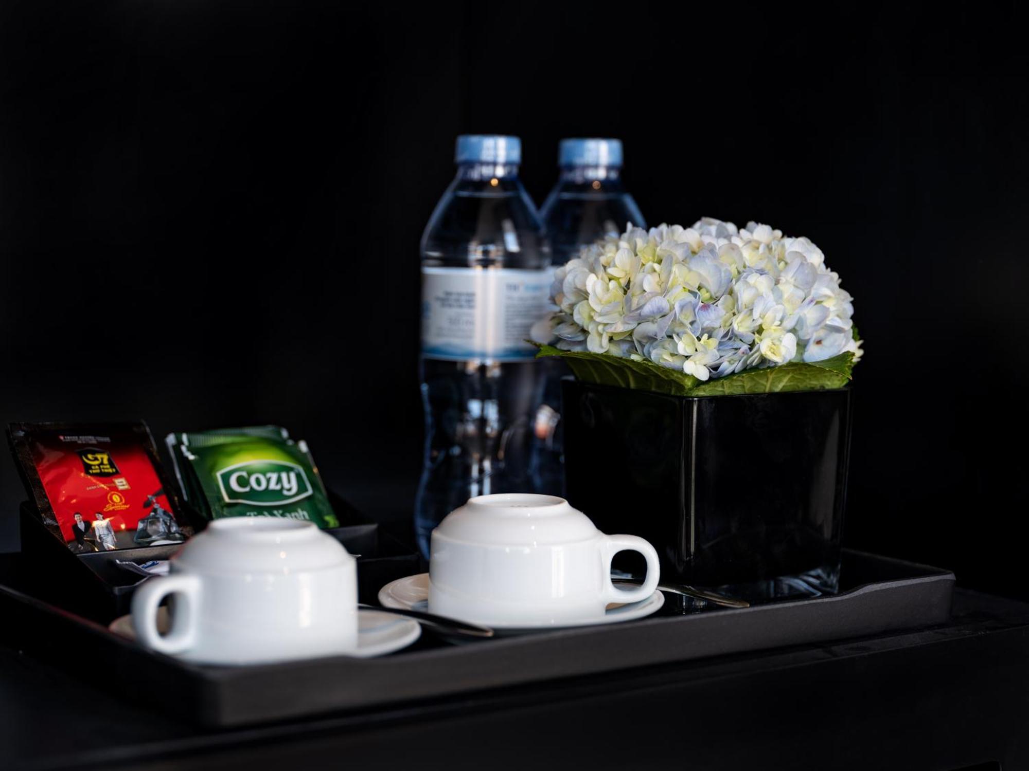 The Flower Boutique Hotel & Travel Hanoi Exterior photo