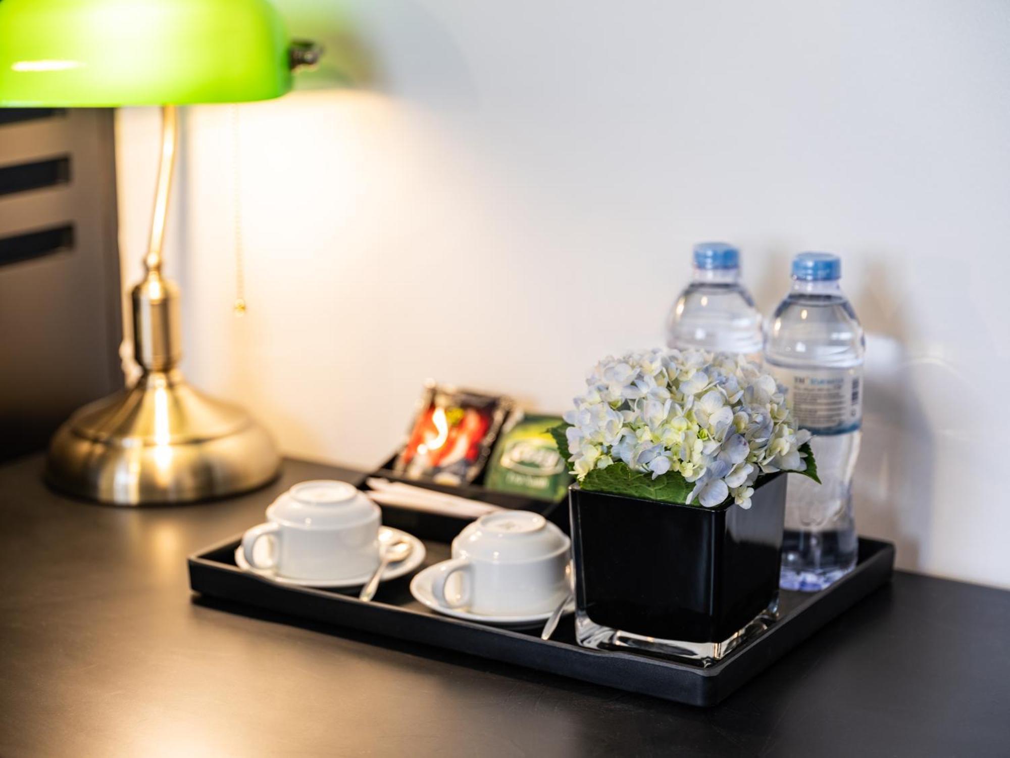 The Flower Boutique Hotel & Travel Hanoi Exterior photo