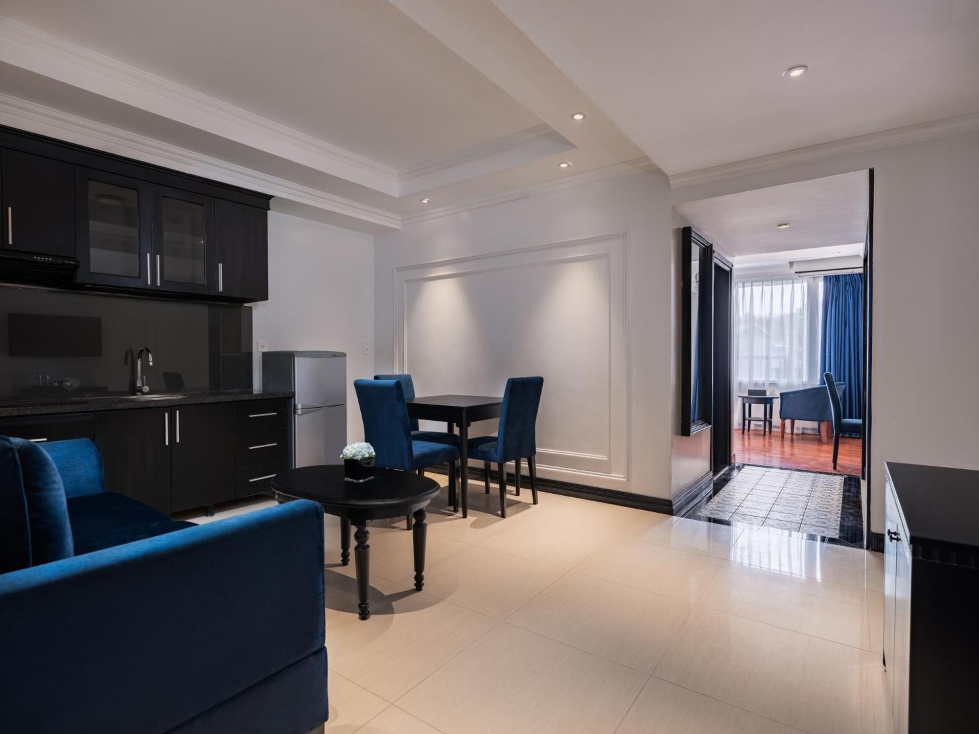 The Flower Boutique Hotel & Travel Hanoi Exterior photo